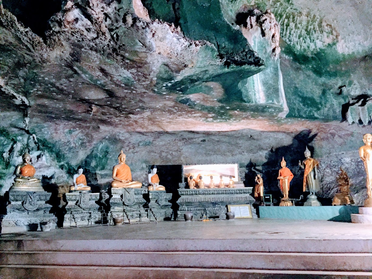 Buddhas in cave